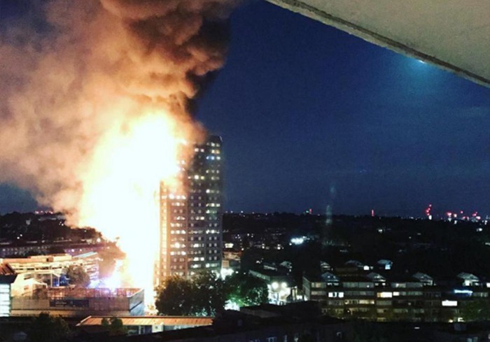 英國20余層公寓大火1 英國20余層公寓大火1