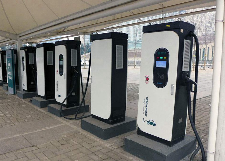 充電樁靠什么充電？